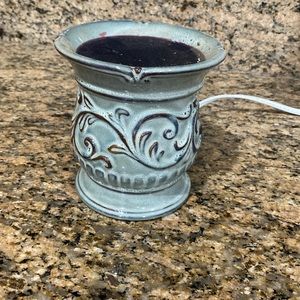 Yankee Candle Electric Tart Wax Warmer Cream Floral Leaf Type Design